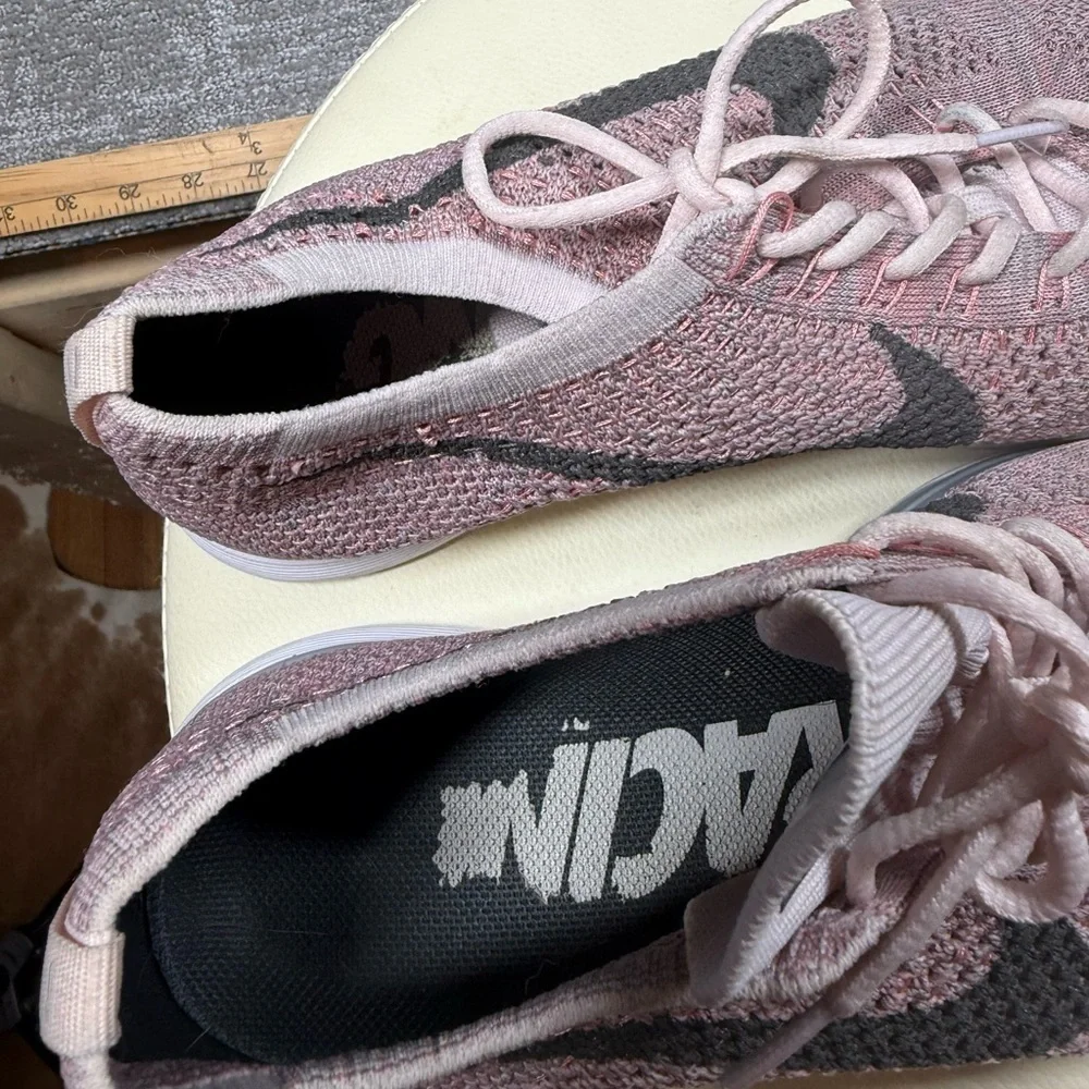 Nike Flyknit Racer Strawberry Running Shoe Pink Grey Women Size 7 - Picture 8 of 8